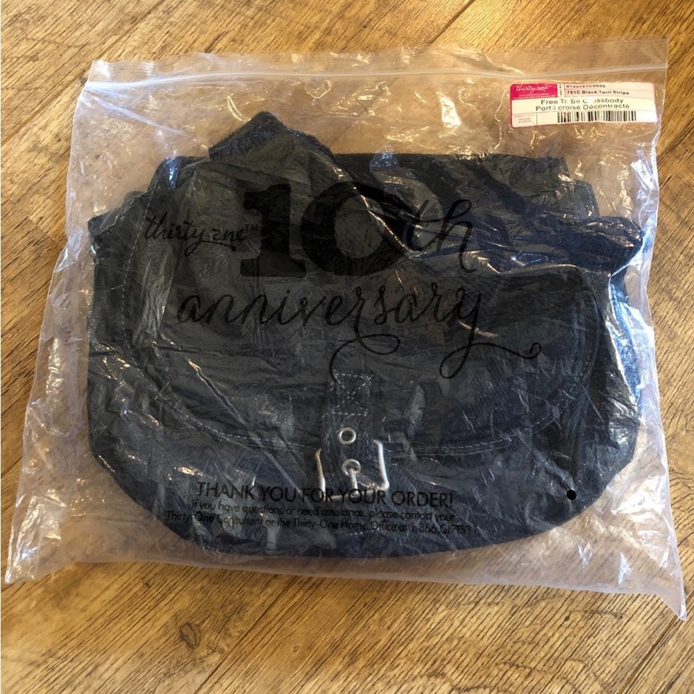 FINAL Thirty-One Free to Be Crossbody